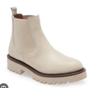 Caslon Women's Water Resistant Cream Chelsea Boot